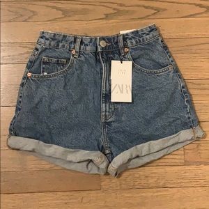 Zara Size 34 Mom Fit Jean Shorts in Blue Denim
